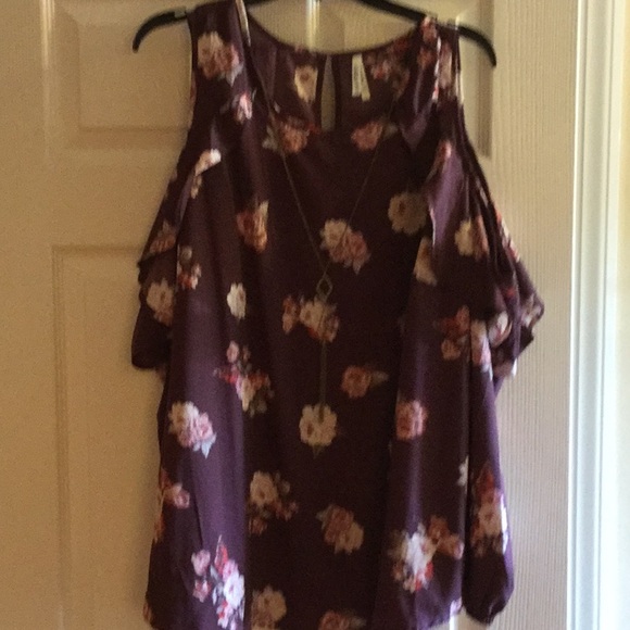 Tops - Gorgeous top